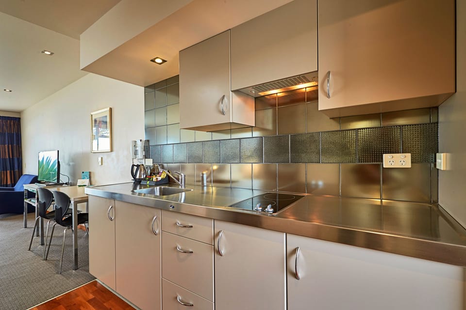 Premium Twin Room, Ocean View (5 star) | Private kitchenette | Fridge, microwave, stovetop, electric kettle