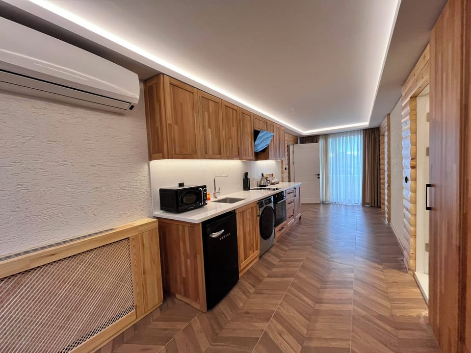 Family Suite | Premium bedding, minibar, in-room safe, individually decorated