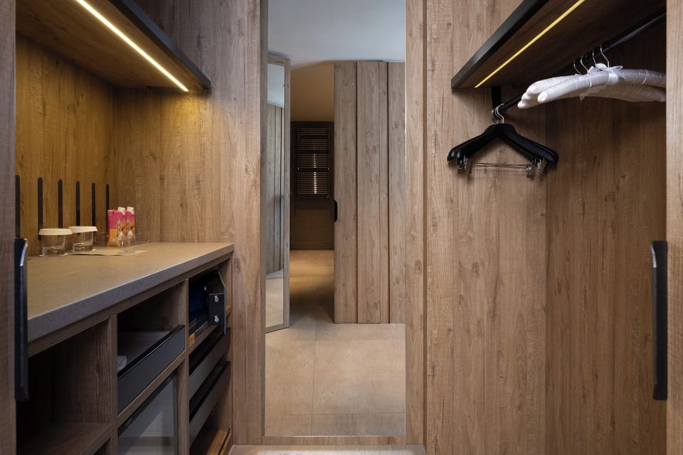 Premium bedding, minibar, in-room safe, desk