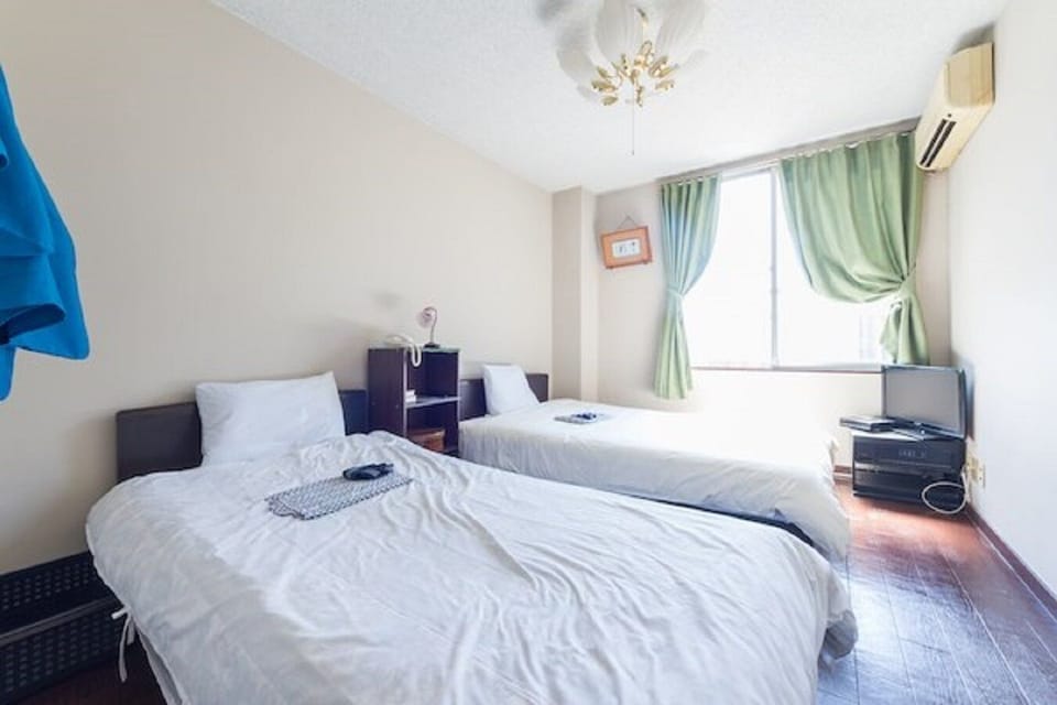 Twin Room | Desk, WiFi (free)