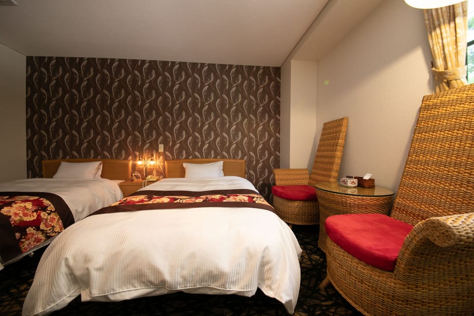Twin Room, Shared Bathroom | WiFi (free), bed sheets
