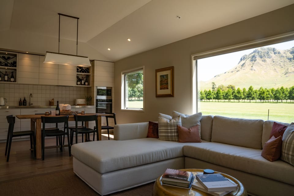 Luxury Garden Cottage, 2 Bedrooms | Private kitchen | Fridge, microwave, oven, stovetop