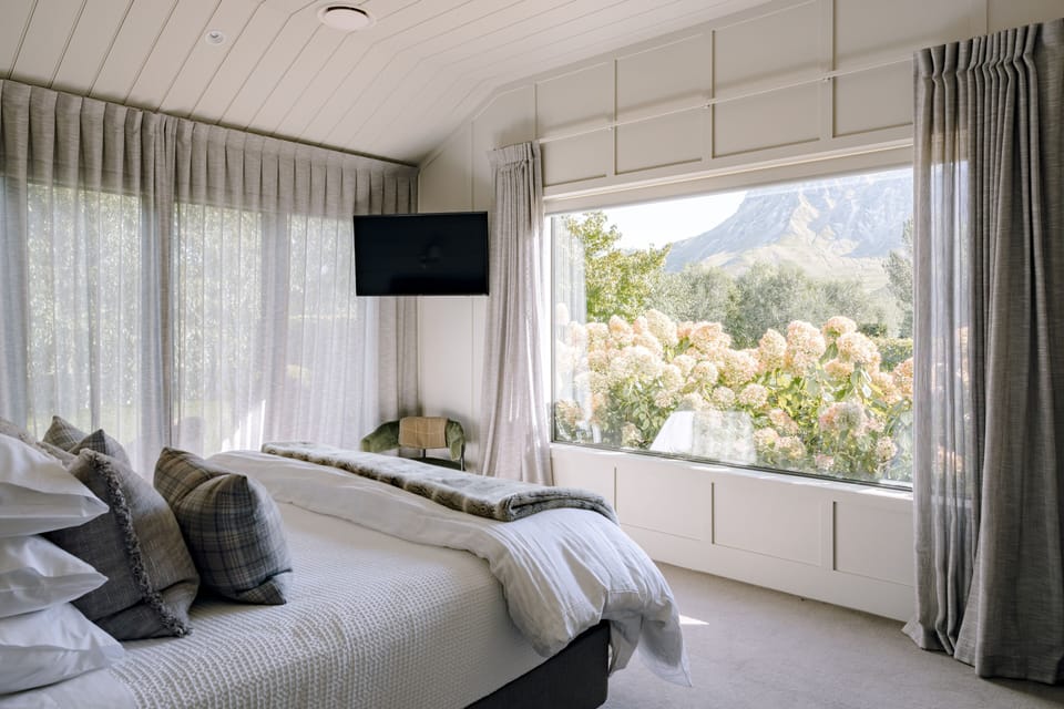 River Lodge, 2 Bedrooms | 1 bedroom, Egyptian cotton sheets, premium bedding, free minibar items