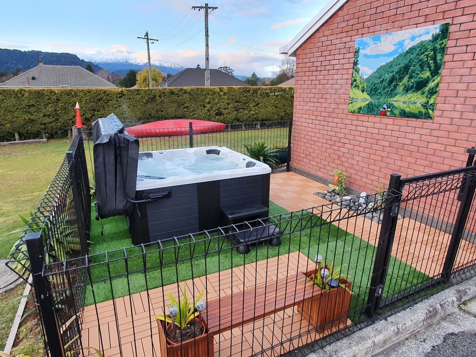 Canoe Safaris Lodge Motel in Ohakune