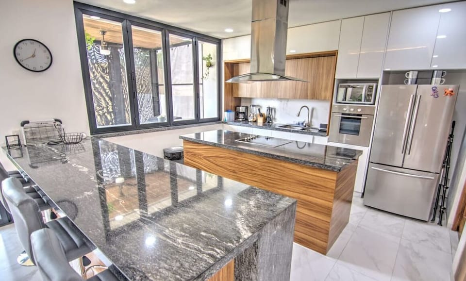 Fully equipped kitchen