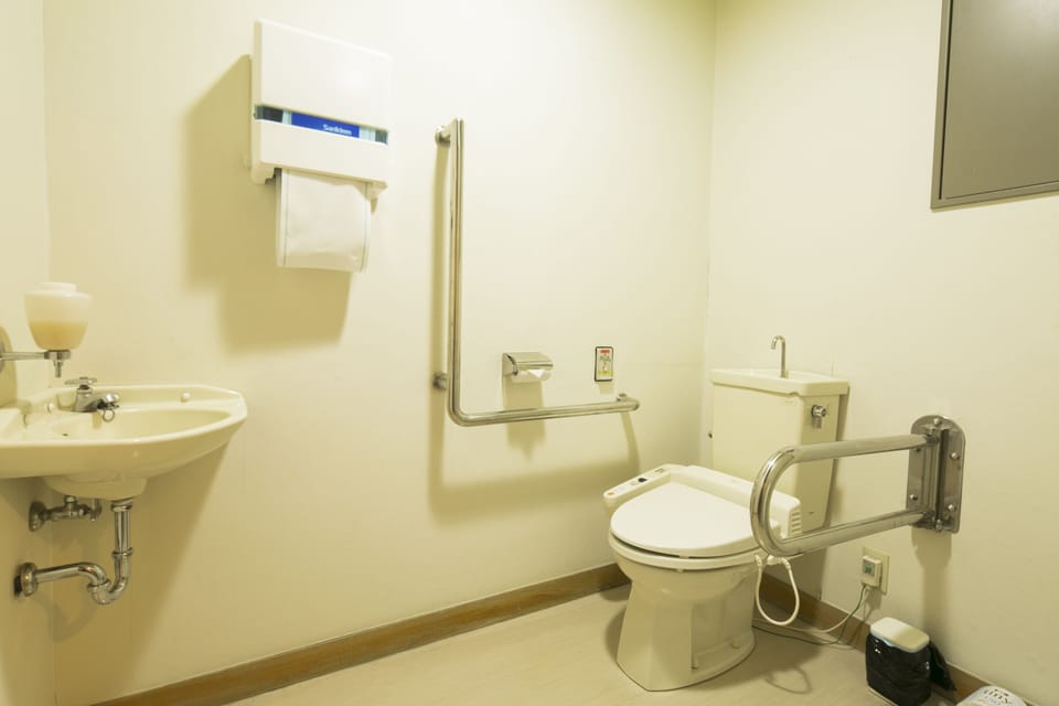 Western Style Room, Non Smoking | Bathroom | Electronic bidet, towels