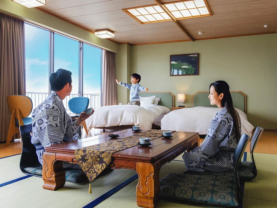 Deluxe Room | In-room safe, iron/ironing board (on request), bed sheets