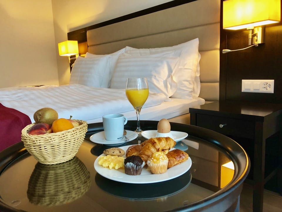 Daily buffet breakfast for a fee