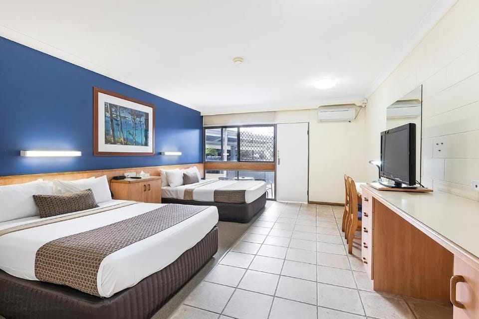 Deluxe Room | 4 bedrooms, laptop workspace, iron/ironing board, WiFi (free)