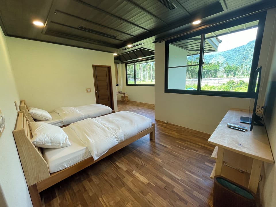 Twin Room | Down comforters, individually decorated, individually furnished