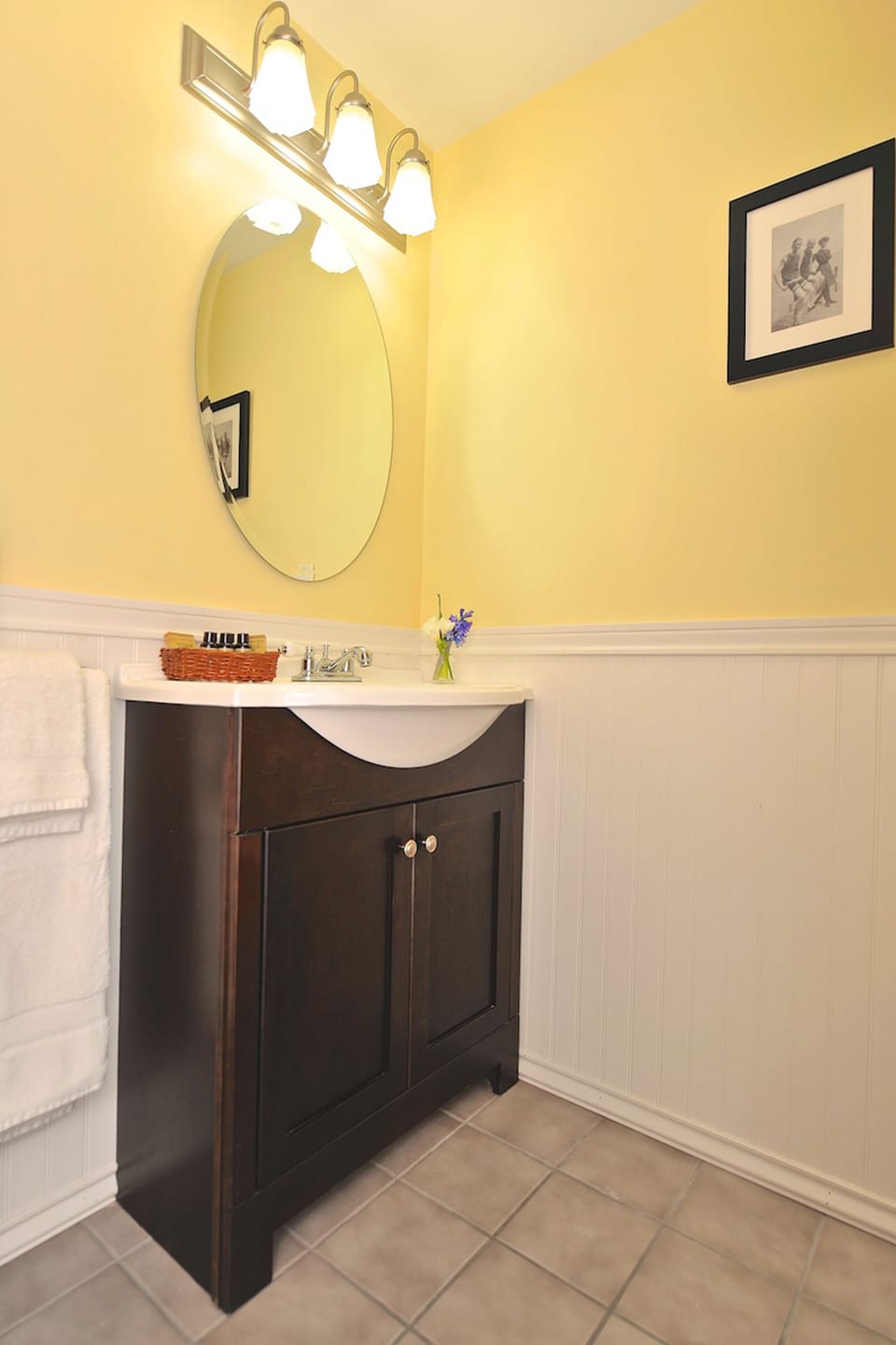 Annex Queen Room (No TV) | Bathroom | Shower, free toiletries, hair dryer, towels