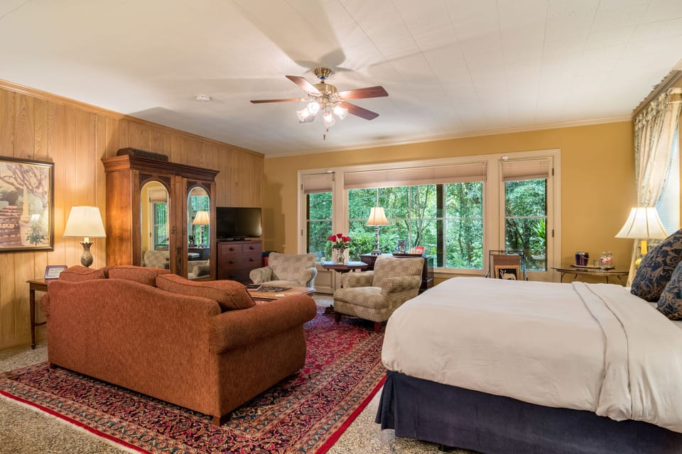 Rex Room | 1 bedroom, Egyptian cotton sheets, premium bedding, pillowtop beds