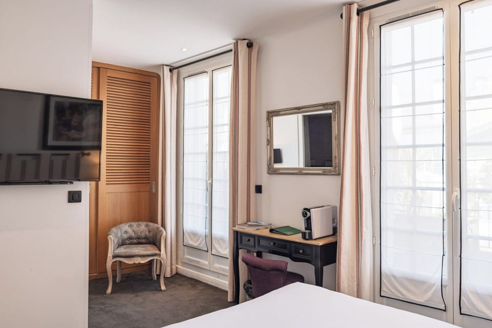 Premium Double Room, 1 King Bed | Premium bedding, minibar, individually decorated, individually furnished