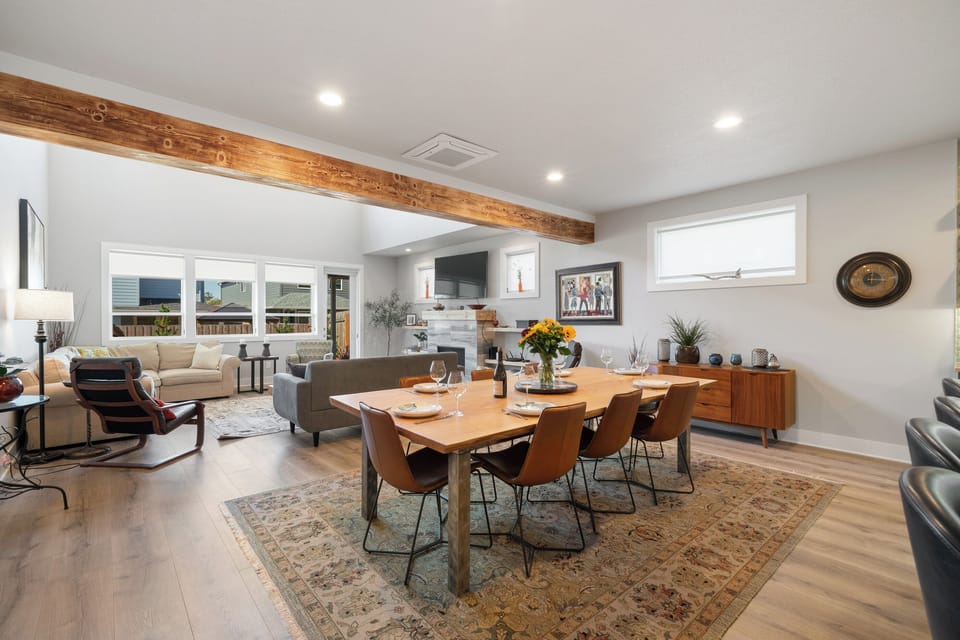 Dining area with seating for 8