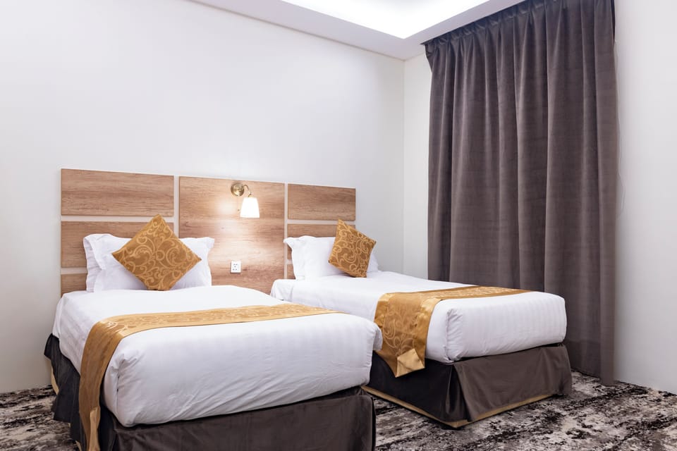 Egyptian cotton sheets, premium bedding, pillowtop beds, minibar