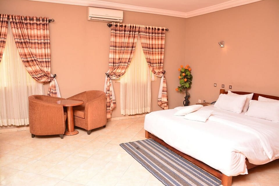 Room, 1 Bedroom, Accessible, Smoking | 2 bedrooms