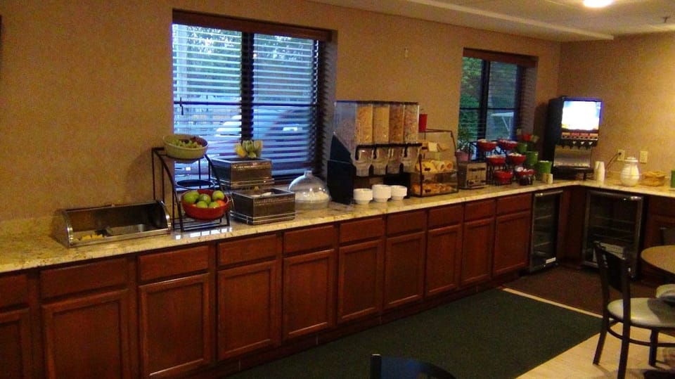 Free on-the-go breakfast on weekdays