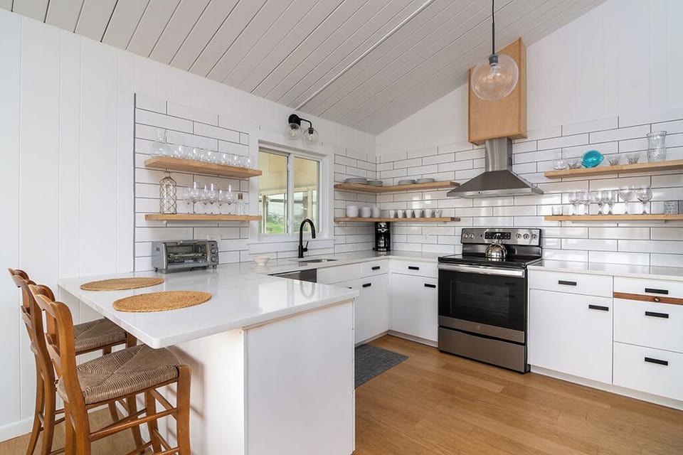 Kitchen with island