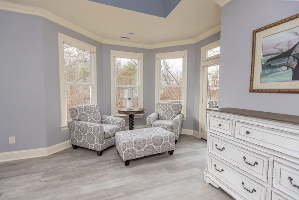 Sitting room off of the bedroom