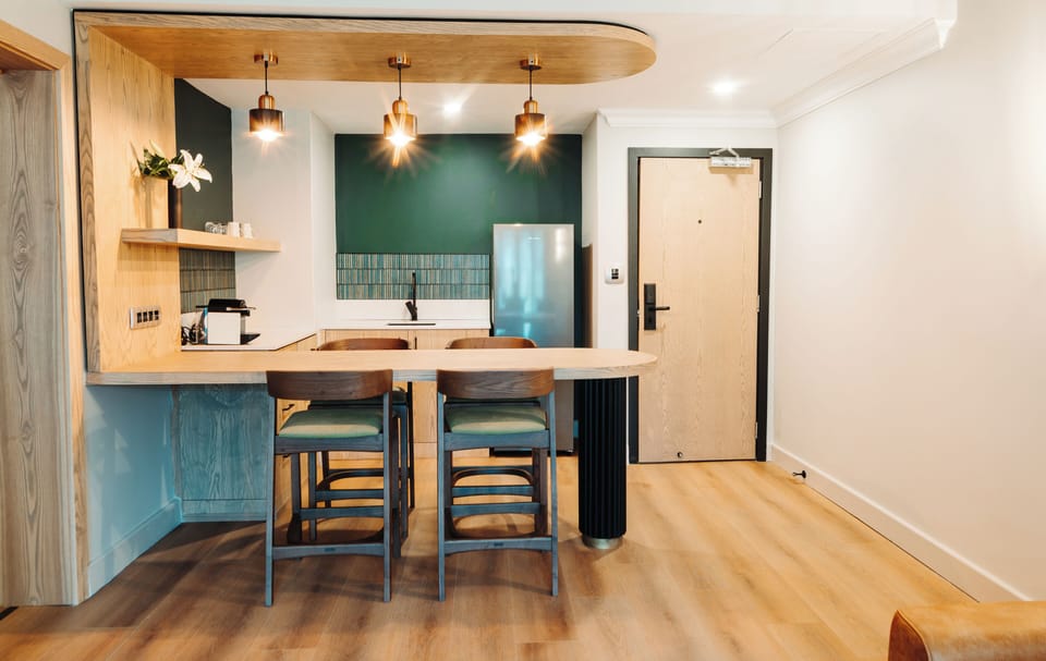 Apartment Room | Private kitchen | Fridge, coffee/tea maker, electric kettle