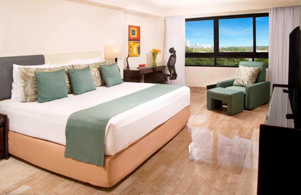 In-room safe, laptop workspace, iron/ironing board