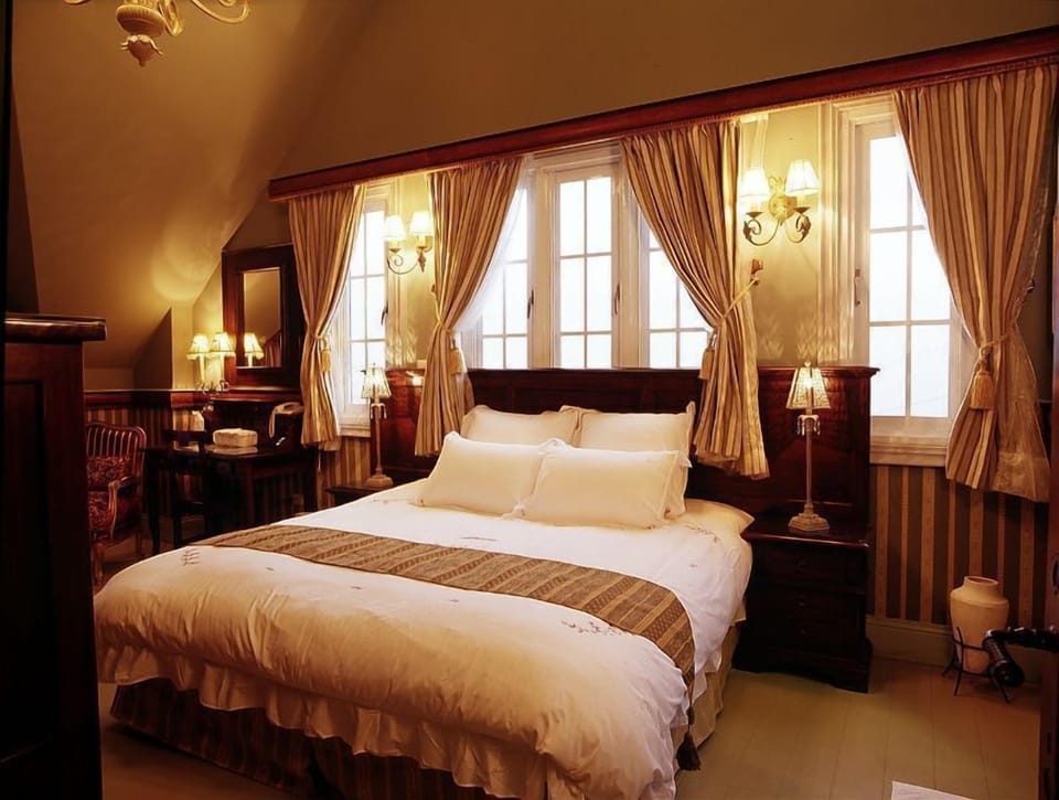 In-room safe, individually decorated, desk, blackout drapes