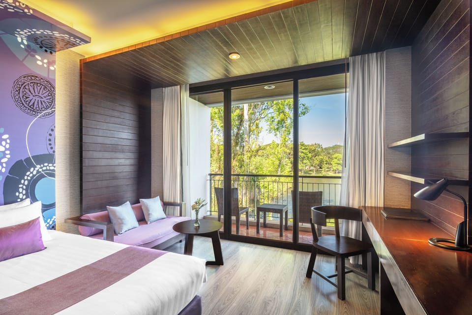 Deluxe Room, 2 Twin Beds, Non Smoking | In-room safe, desk, blackout drapes, free cribs/infant beds