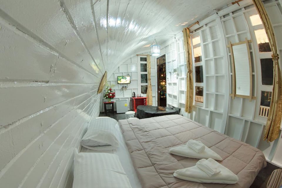 Chalet River View | Minibar, in-room safe, desk, WiFi (free)