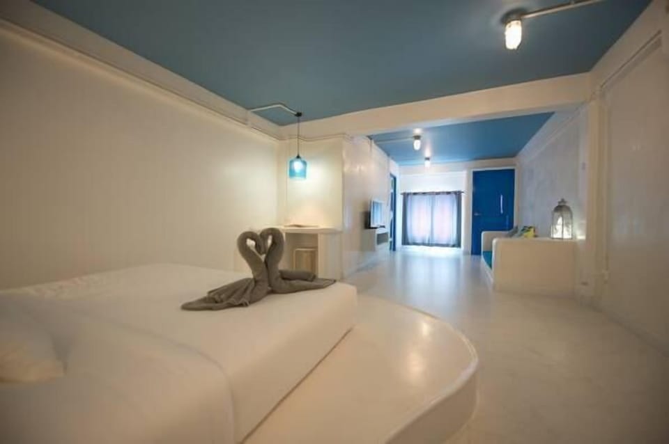 Deluxe Double with Sea View | WiFi (free)