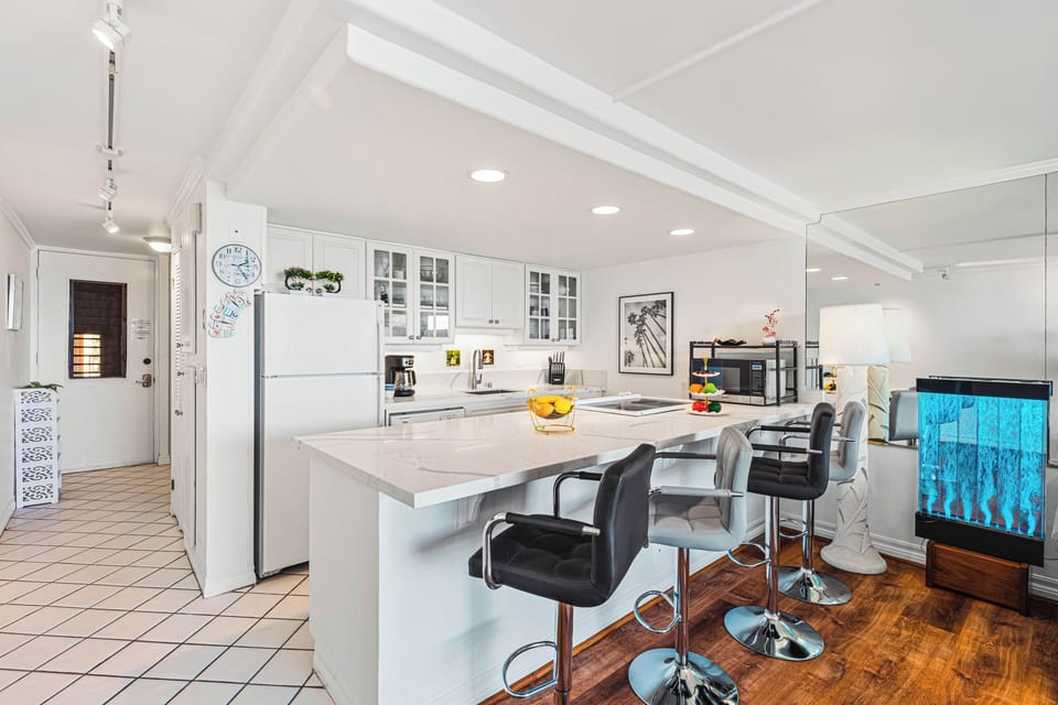 Additional counter seating for 4