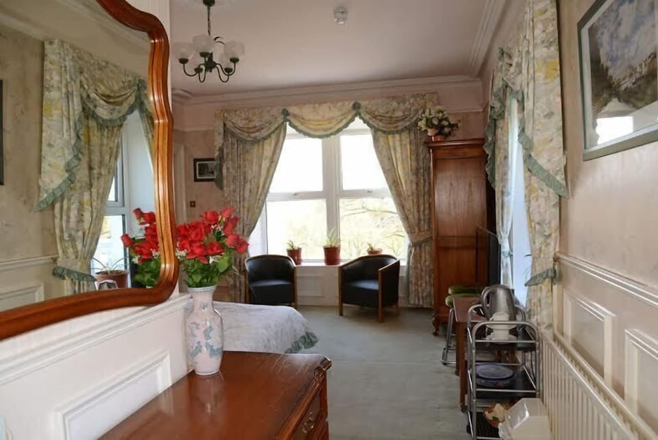 Individually decorated, individually furnished, soundproofing