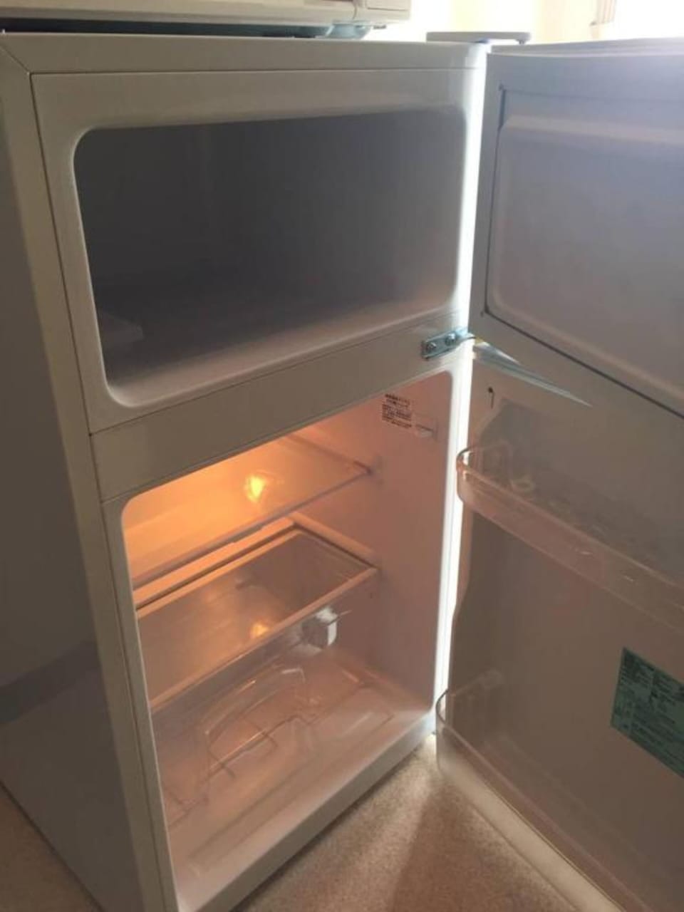 Basic Room, 2 Twin Beds, Non Smoking, Balcony | Private kitchen | Fridge, microwave, stovetop, cookware/dishes/utensils
