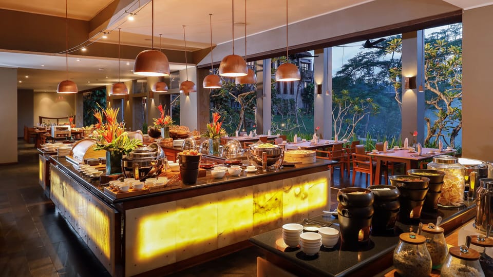 Daily buffet breakfast for a fee