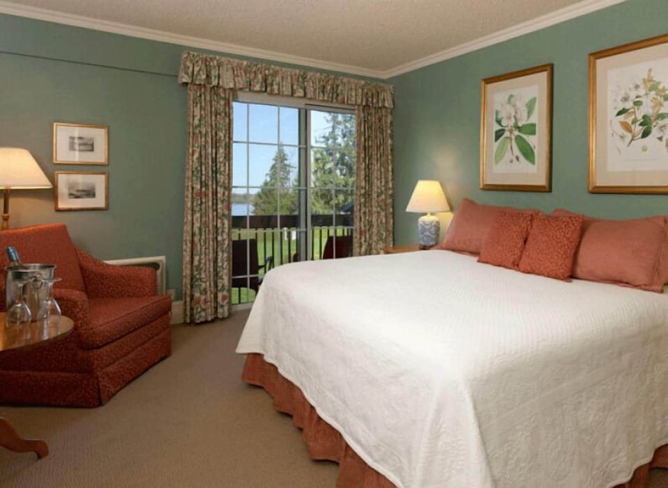 Individually furnished, blackout drapes, iron/ironing board, bed sheets