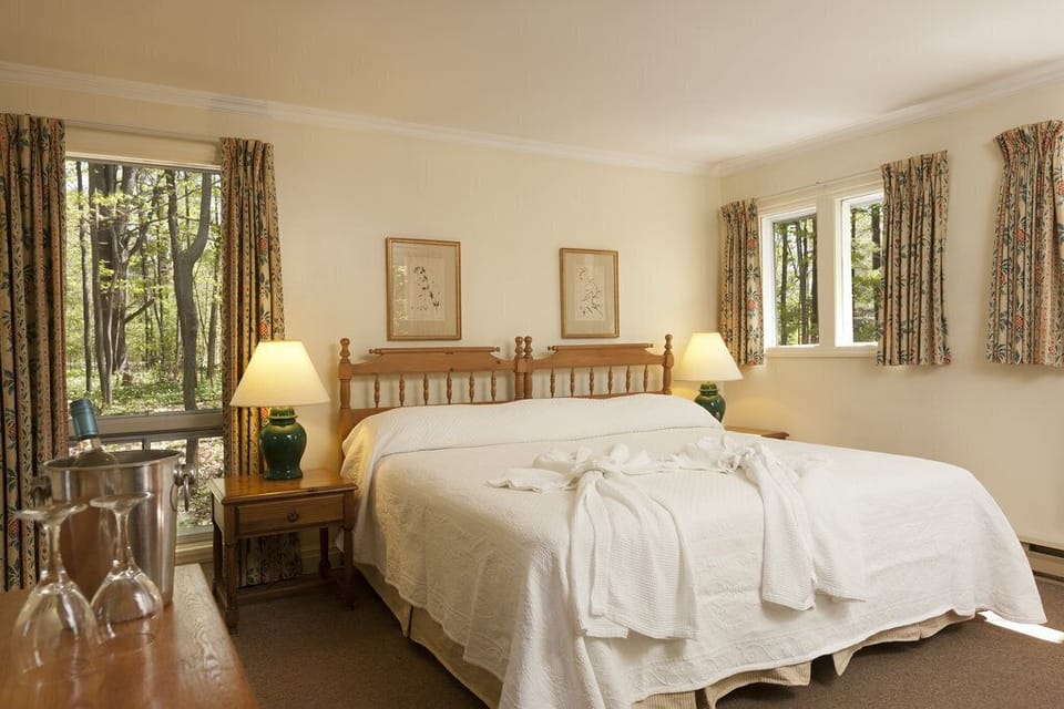 Comfort Room, 2 Double Beds, Lake View | Individually furnished, blackout drapes, iron/ironing board, bed sheets