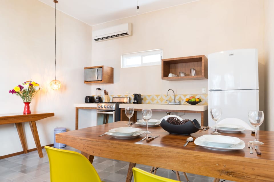 Luxury Suite | Private kitchen | Coffee/tea maker