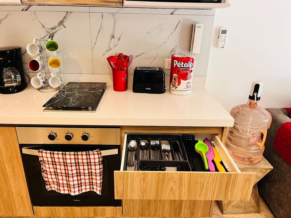 Fridge, coffee/tea maker, electric kettle