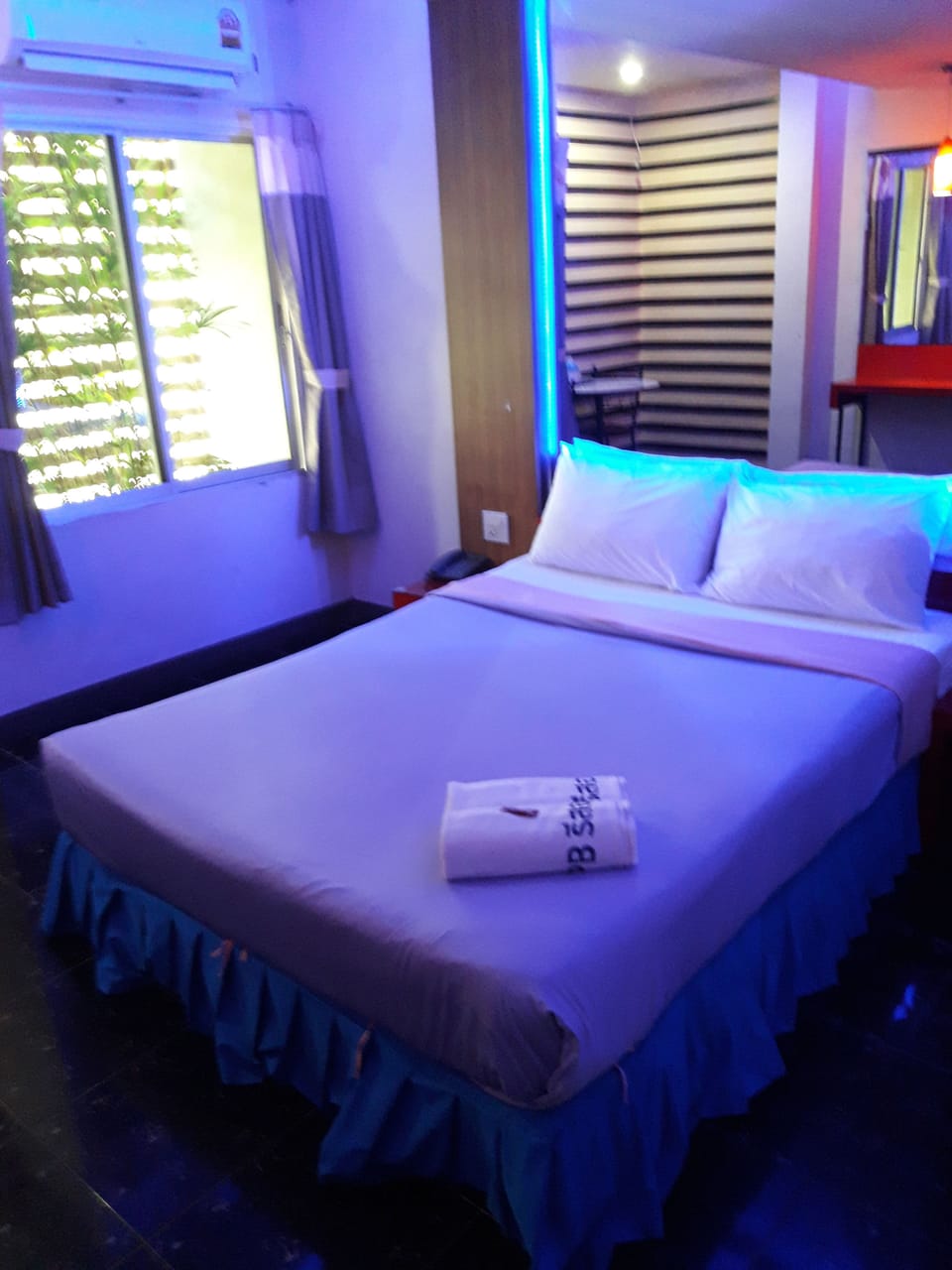Standard Double Room | Desk, WiFi (free)