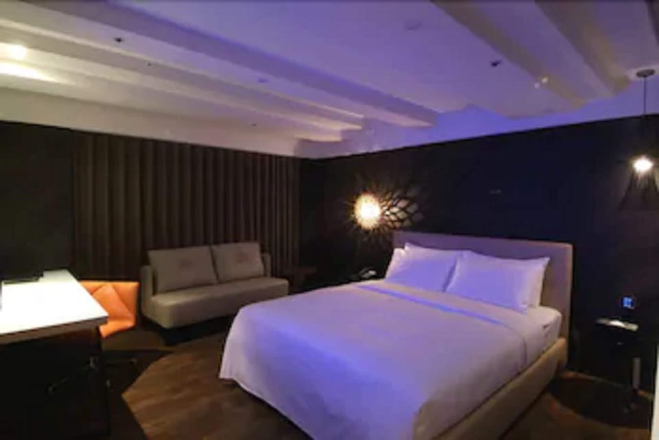 Deluxe Double Room | Premium bedding, down comforters, individually decorated, desk
