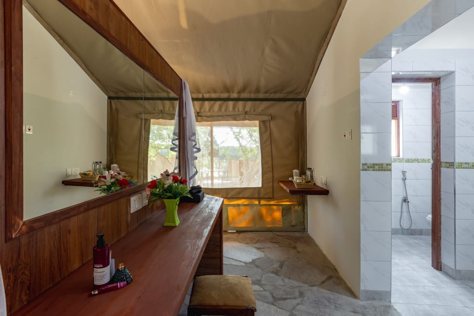 In-room safe, desk, bed sheets, wheelchair access