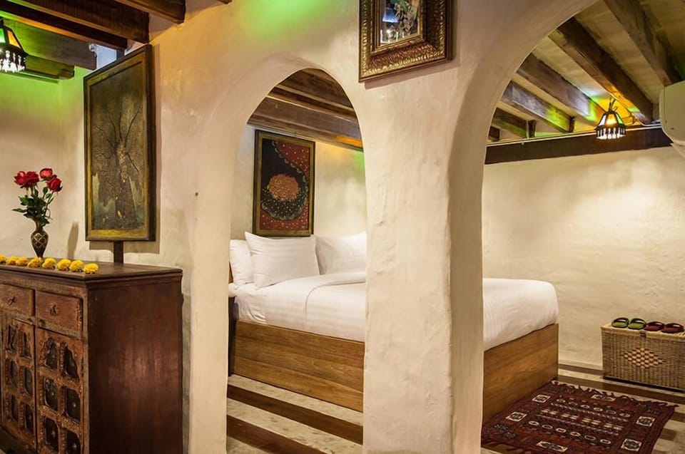 Suite | Desk, free WiFi