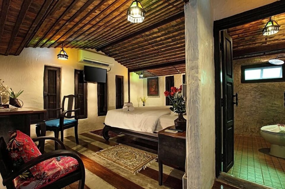 Deluxe Room | Desk, free WiFi