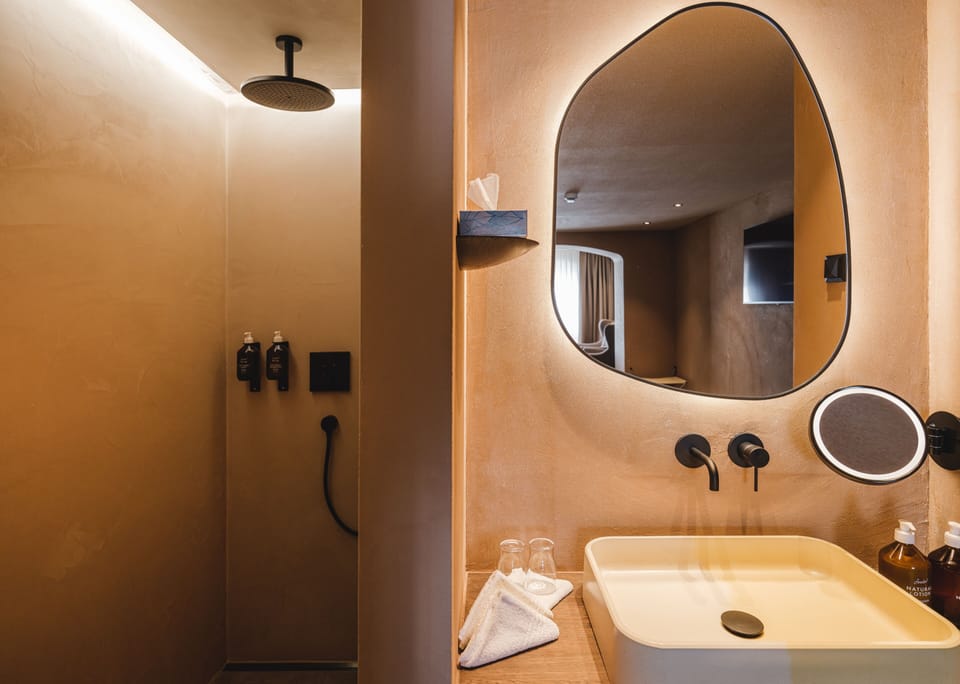 Junior Suite, Balcony, Mountain View (Matterhorn) | Bathroom | Designer toiletries, hair dryer, bathrobes, slippers