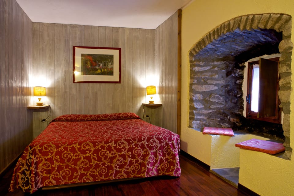 In-room safe, desk, cribs/infant beds, free WiFi