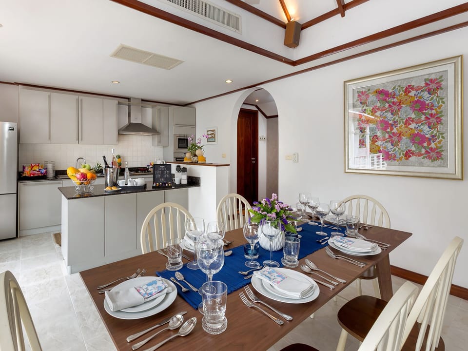 Villa, 3 Bedrooms, Non Smoking, Garden View | Private kitchen | Fridge, microwave, oven, stovetop