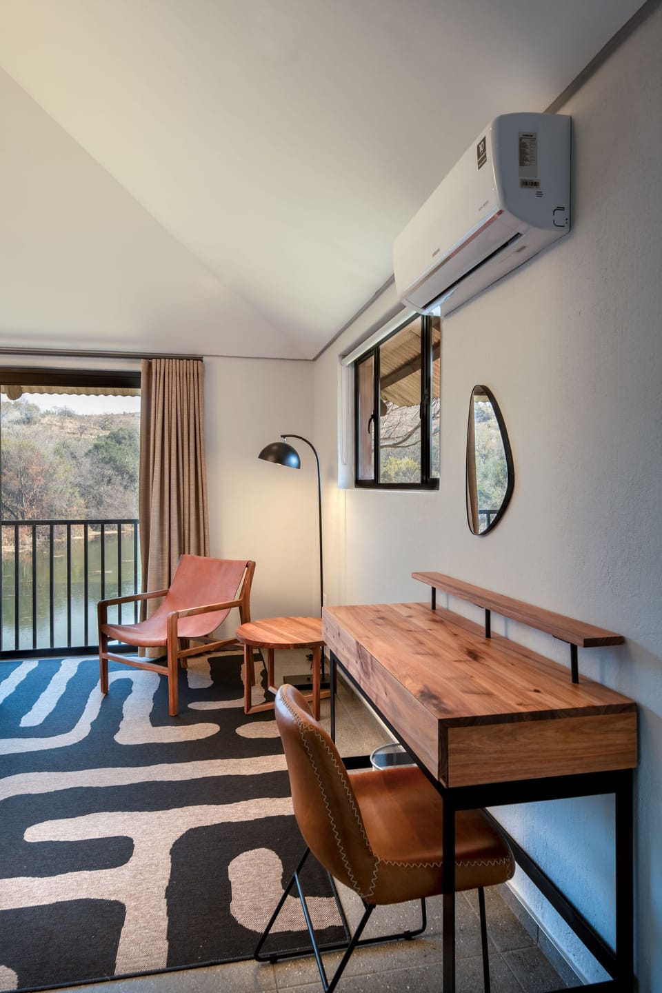 House | 5 bedrooms, desk, iron/ironing board, WiFi (free)