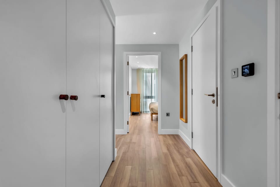 Deluxe Apartment, 2 Bedrooms, Kitchenette, City View | 2 bedrooms, desk, free WiFi, bed sheets