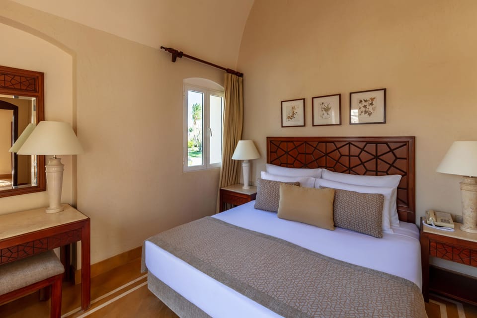 Pillowtop beds, minibar, in-room safe, desk
