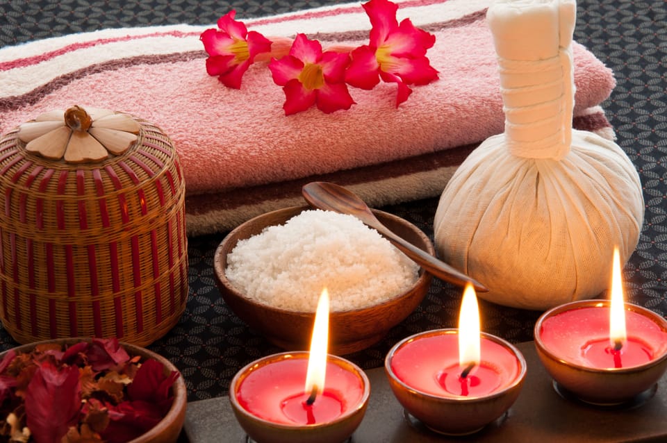 Beach massages, 2 treatment rooms, manicures and pedicures