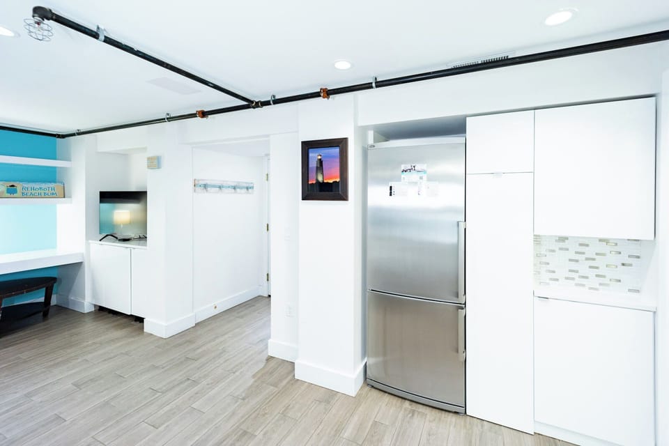 Family Suite, Multiple Beds, Non Smoking, Ground Floor | Private kitchen | Fridge, microwave, electric kettle